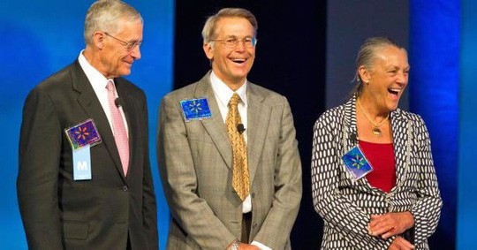 Nhóm đại gia tộc ngàn tỉ USD Bà Alice Walton, ông Jim Walton và ông Rob Walton là 3 người con của nhà sáng lập Walmart Ảnh: CNBC