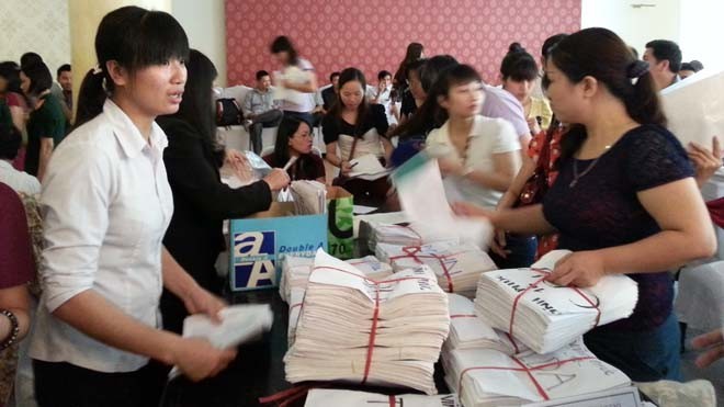 Lượng hồ sơ khối ngành kinh tế vẫn chiếm ưu thế Các Sở GD&ĐT bàn giao hồ sơ dự thi đại học, cao đẳng cho các trường trong sáng nay, 9/5