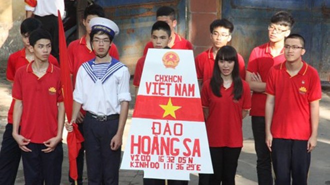 Ôn tập Ngữ văn nóng hổi tinh thần yêu nước Ôn tập Ngữ văn nóng hổi tinh thần yêu nước