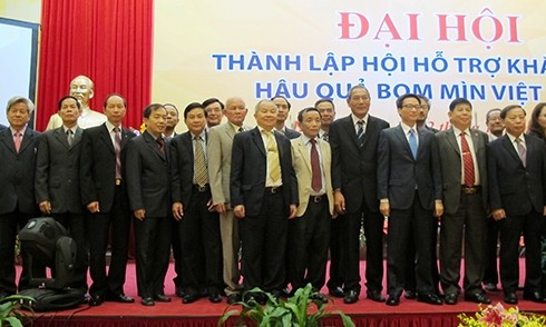 Thành lập Hội Hỗ trợ khắc phục hậu quả bom mìn Việt Nam Ra mắt Ban chấp hành Hội Hỗ trợ khắc phục hậu quả bom mìn Việt Nam