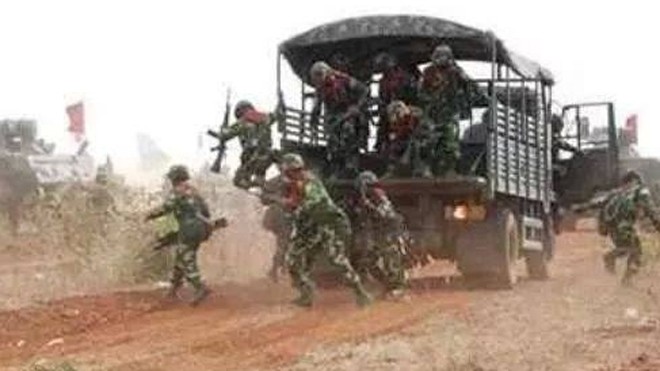 Đấu súng tại biên giới Myanmar, 133 người chết Giao tranh đã bùng phát mạnh tại biên giới Myanmar từ hơn một tuần nay (Ảnh: Straittimes)