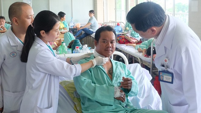 Lời kể nạn nhân bị trung tá người Campuchia bắn trọng thương Bệnh nhân Phạm Văn Quang tại Bệnh viện Chợ Rẫy TPHCM sáng 18/7. Ảnh: Quốc Ngọc