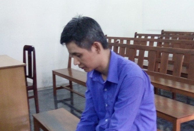 Người khiến ‘trùm’ giang hồ ‘Giang điên’ khiếp sợ là ai Trốn nã 15 năm, nay ông ‘trùm’ một thời ở Gò Vấp Đăng Công Minh ra tòa trả giá cho hành động của mình. Ảnh: Tân Châu