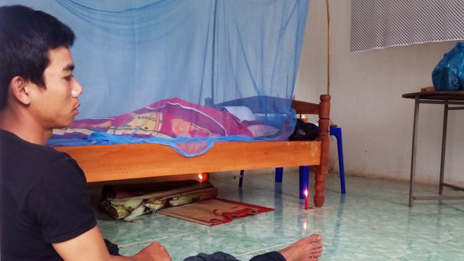 Sản phụ tử vong sau khi phẫu thuật sinh mổ Người nhà chị Luận đau buồn