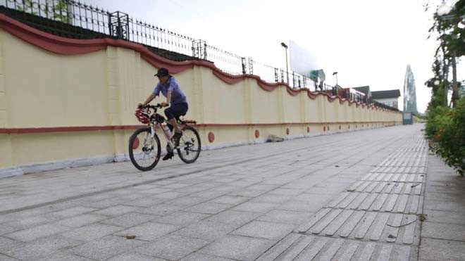 Đề xuất dùng gạch giả đá lát vỉa hè Hà Nội Đề xuất dùng gạch giả đá lát vỉa hè Hà Nội
