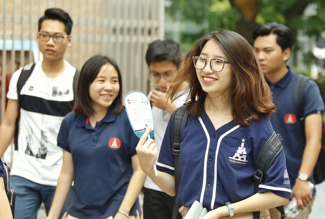 Đề thi môn Tiếng Anh: Nhẹ nhàng, dễ thở Thí sinh dự thi môn Ngoại ngữ kỳ thi THPT quốc gia 2017. Ảnh: Như Ý
