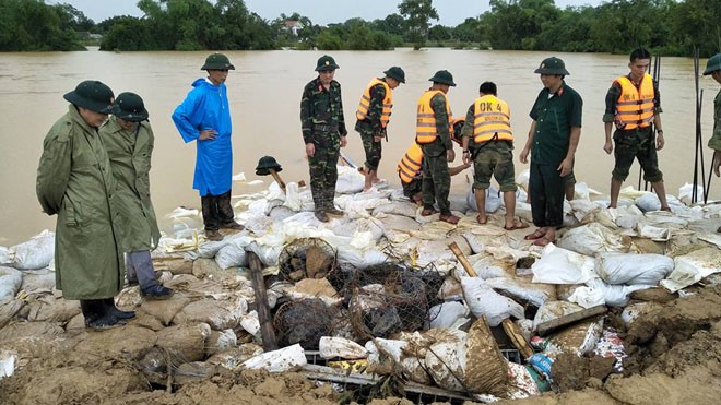 Thủng ngầm đê hữu sông Cầu Chày Thủng ngầm đê hữu sông Cầu Chày