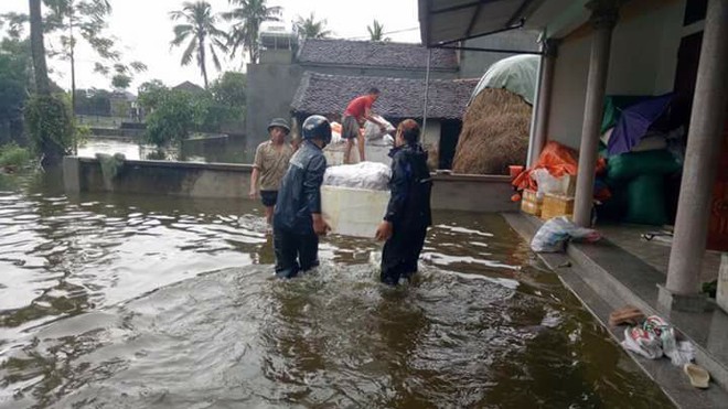 Hàng nghìn lượt đoàn viên thanh niên ứng cứu vùng lũ Hàng nghìn lượt đoàn viên thanh niên ứng cứu vùng lũ