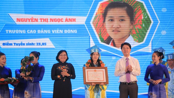 Tuyên dương 84 tân khoa, tân cử nhân tiêu biểu năm 2017 Tuyên dương 84 tân khoa, tân cử nhân tiêu biểu năm 2017