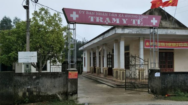 Nam thanh niên chém phó trưởng trạm y tế trọng thương Trạm Y tế xã Hương Long nơi xảy ra sự việc.