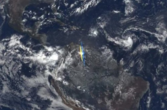 NASA 'bế tắc' giải mật luồng ánh sáng bí ẩn trong không gian Luồng ánh sáng cực mạnh, chỉ có thể quan sát được trong không gian. Tuy nhiên nó xuất phát từ đâu thì đến nay vẫn là bí ẩn.