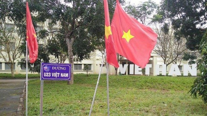 Trường đặt 'tên đường' theo tên HLV Park Hang Seo và đội U23 Việt Nam Con đường mang tên U23 Việt Nam. Ảnh: VietHannit