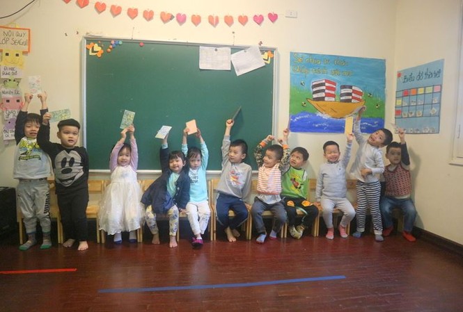 Trẻ khóc ròng, lớp vắng hoe sau kỳ nghỉ Tết Sĩ số nhiều lớp học vắng hơn ngày thường trong buổi học đầu năm mới