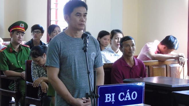 Đâm em gái người tình đến chết trước mặt bé 9 tuổi Bị cáo Lực tại phiên tòa - Ảnh: Kim Hà.