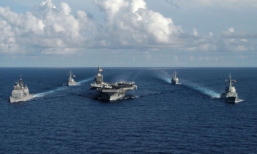 Nhóm tác chiến tàu sân bay Mỹ có thể sắp diễn tập ở Biển Đông Nhóm tác chiến tàu sân bay Theodore Roosevelt của hải quân Mỹ. Ảnh: US Navy.