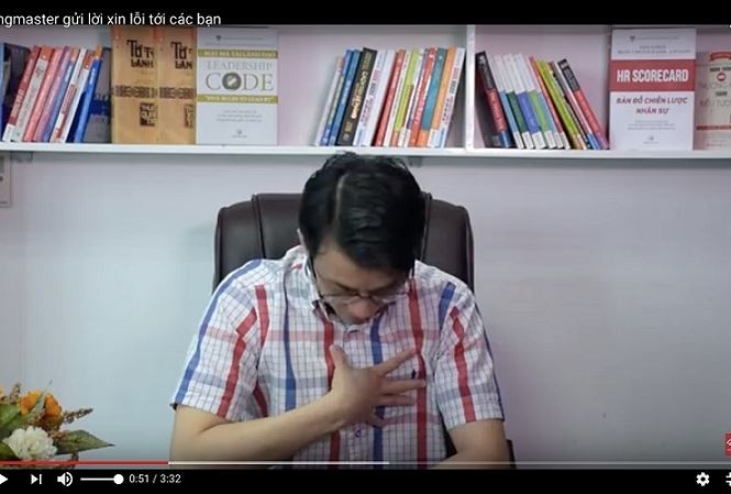 Tin giáo dục: Trung tâm ngoại ngữ bị tố ăn cắp bản quyền Chủ tịch Hội đồng Quản trị Trung tâm Ngoại ngữ Langmaster cúi đầu xin lỗi khi có thông tin trung tâm này ăn cắp bản quyền.