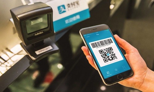 Alibaba tham vọng thống trị thanh toán di động tại Đông Nam Á Với sự hậu thuẫn của Ant Financial, TrueMoney tham vọng sẽ vượt qua Rabbit Line Pay. Đây là dịch vụ thanh toán đứng đầu thị trường do hãng cung cấp ứng dụng nhắn tin Line của Nhật Bản và nhà đầu hãng tàu cao tốc BTS Group vận hành. Hiện tại, khoảng 60% dâ
