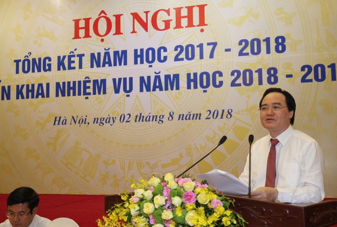 Trách nhiệm Bộ Giáo dục trong việc tổ chức thi chưa thực sự đầy đủ Bộ trưởng Phùng Xuân Nhạ phát biểu trong hội nghị tổng kết năm học 2017-2018, triển khai nhiệm vụ năm học 2018-2019. Ảnh: Như Ý