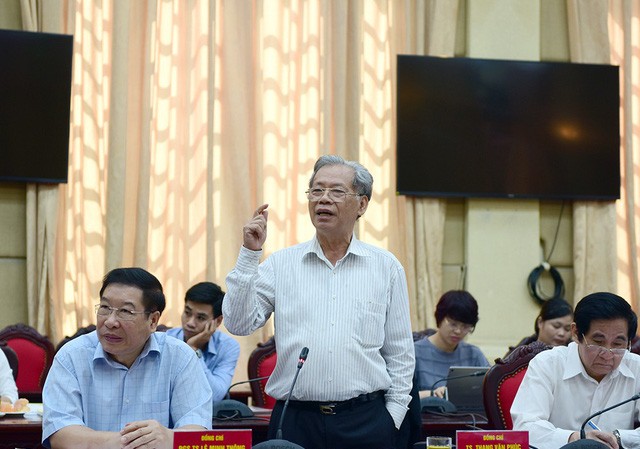'Họp hành lu bù nhưng cuối cùng ai chịu trách nhiệm?' Ông Thang Văn Phúc - nguyên Thứ trưởng Bộ Nội vụ phát biểu tại hội thảo