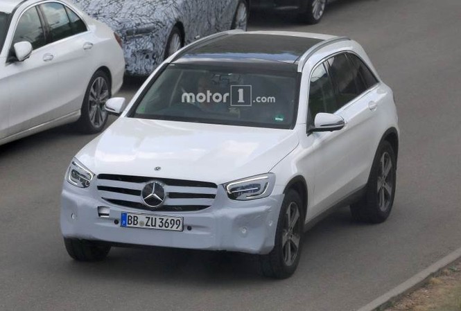 Mercedes-Benz GLC mới lộ ảnh chạy thử Mercedes-Benz GLC 2019 chạy thử trên đường đua Nurburgring