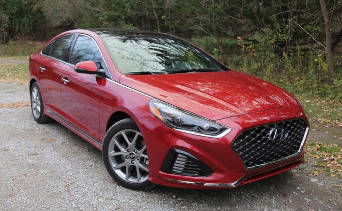 Hyundai Sonata 2018 cạnh tranh Toyota Camry thế nào? Hyundai Sonata mới có gì thu hút?