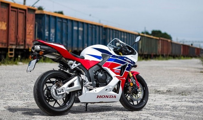 Honda CBR600RR 2019 thế hệ mới sẽ nhẹ và tiên tiến hơn Honda CBR600RR thế hệ mới đang được nghiên cứu và sẽ ra mắt năm 2019.