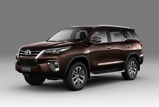 Top 10 xe bán chạy nhất tháng 8: Sự trở lại của Toyota Fortuner Toyota Fortuner trở lại top 10 xe bán chạy nhất sau nhiều tháng "vắng bóng".