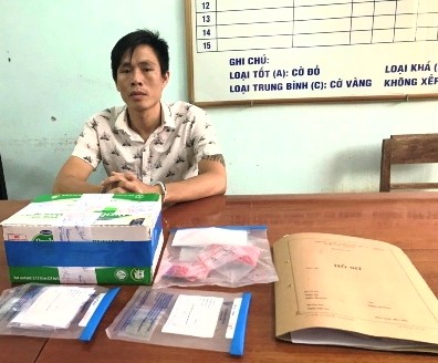 Cất giấu gần 2 ngàn viên ma túy ở nhà trọ Đặng Tâm Thanh tại Cơ quan Công an Hướng Hóa.
