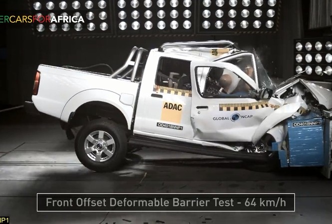 Nissan Navara gây thất vọng với '0 sao' trong bài thử va chạm Nissan Navara gây thất vọng khi không đạt được "sao” nào trong bài thử va chạm
