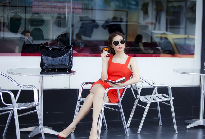 Diễm My 9X khoe dáng gợi cảm trên phố Diễm My 9X khoe dáng gợi cảm trên phố