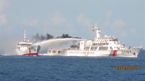 Hội Luật gia Việt Nam yêu cầu Trung Quốc dừng hành động bất hợp pháp Tàu Trung Quốc ngang ngược phun vòi rồng vào tàu Việt Nam