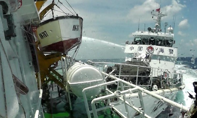 Phẫn nộ trước việc Trung Quốc đâm chìm tàu cá Việt Nam Tàu Trung Quốc đâm tàu chấp pháp Việt Nam.