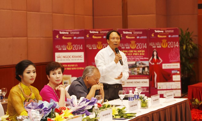Chuẩn của Hoa hậu Việt Nam không khác nhiều thế giới Nhà thơ Dương Kỳ Anh tại cuộc họp báo sáng nay.