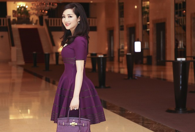 Giáng My mặc váy xòe gợi cảm như thiếu nữ Giáng My mặc váy xòe gợi cảm như thiếu nữ