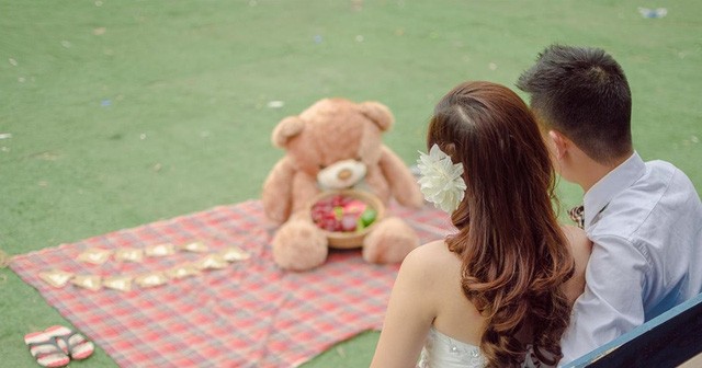 Vẫn nghỉ Tết, bạn trẻ đã 'nhấp nhổm' ra thành phố vì Valentine Nhiều cặp đôi không tìm được lí do để lên thành phố sớm đón Valentine cùng "người ấy". (ảnh minh họa).