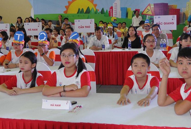 100 học sinh cả nước thi tìm hiểu an toàn giao thông 100 học sinh cả nước thi tìm hiểu an toàn giao thông