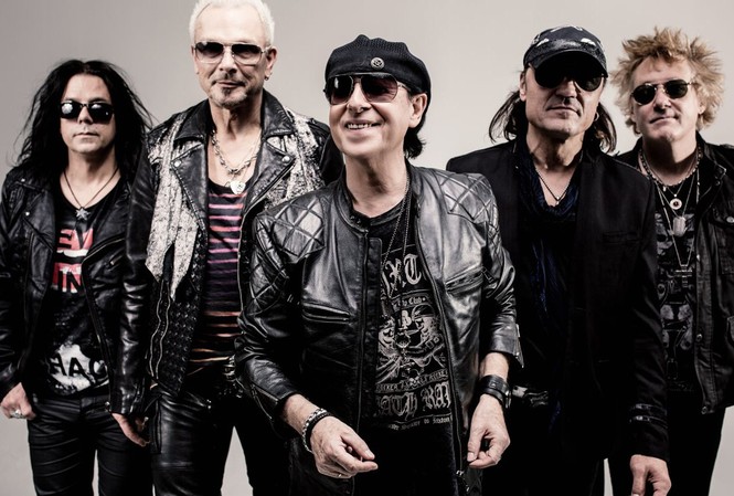 Nhóm nhạc rock huyền thoại Scorpions gửi lời chào Việt Nam Nhóm nhạc rock huyền thoại Scorpions.