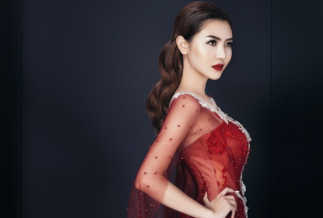 Hoa hậu Ngọc Duyên dự show Victoria’s Secret tại Paris “Nữ hoàng sắc đẹp toàn cầu” Ngọc Duyên.
