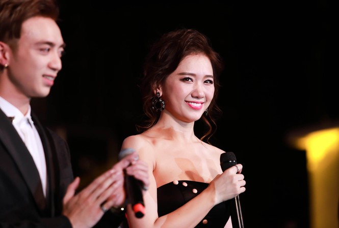 'Trắng tay' tại Làn sóng xanh, Hari Won quyến rũ hút hồn trên sân khấu 'Trắng tay' tại Làn sóng xanh, Hari Won quyến rũ hút hồn trên sân khấu