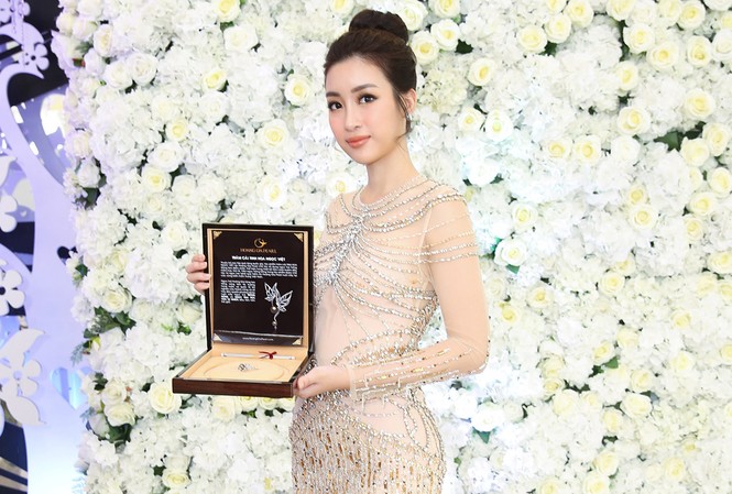 Hành trang đặc biệt của Hoa hậu Mỹ Linh khi đến với Miss World Hành trang đặc biệt của Hoa hậu Mỹ Linh khi đến với Miss World
