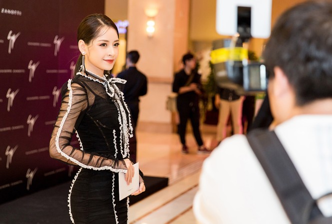 Chi Pu được săn đón ở event sau MV bị gắn mác 'thảm hoạ' Chi Pu được săn đón ở event sau MV bị gắn mác 'thảm hoạ'