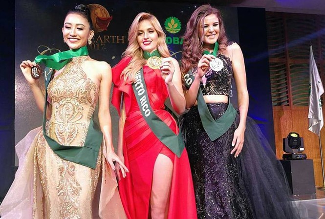 Hà Thu tiếp tục giành Huy chương đồng phần thi Trang phục dạ hội Hà Thu tiếp tục giành Huy chương đồng phần thi Trang phục dạ hội