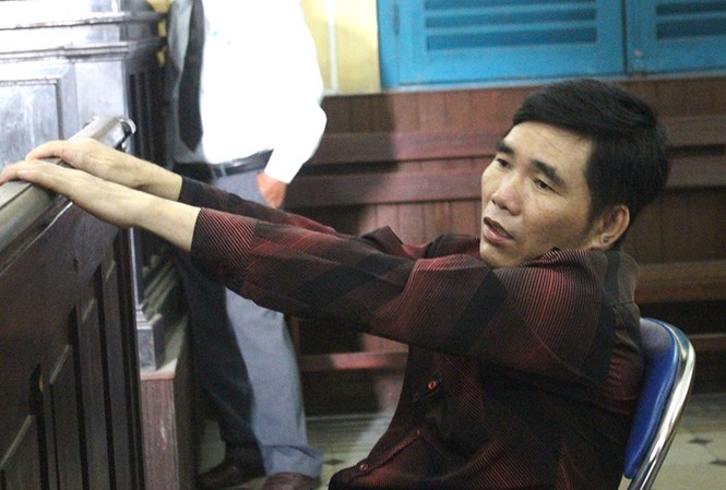 Níu kéo vợ cũ bất thành còn lãnh án tù Lê Minh Thu – người níu kéo vợ cũ về cho con bất thành – nay kêu oan khi bị quy giết người. Ảnh: Tân Châu.