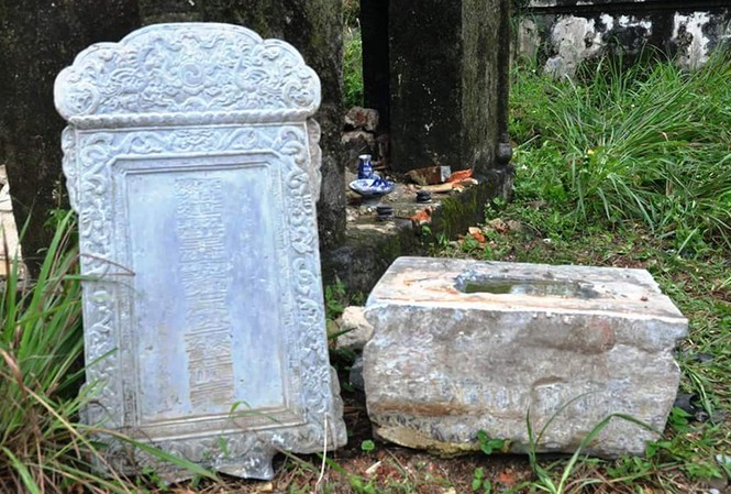 Công an vào cuộc điều tra vụ lăng mộ mẹ vua Nguyễn bị đào bới Công an đã vào cuộc điều tra vụ mộ mẹ vua Nguyễn bị đào bới.