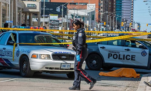 Tiết lộ rúng động về nghi phạm đâm xe ở Canada Hiện trường vụ đâm xe trên phố Yonge, thành phố Toronto, Canada, hôm 23/4. Ảnh: Guardian.