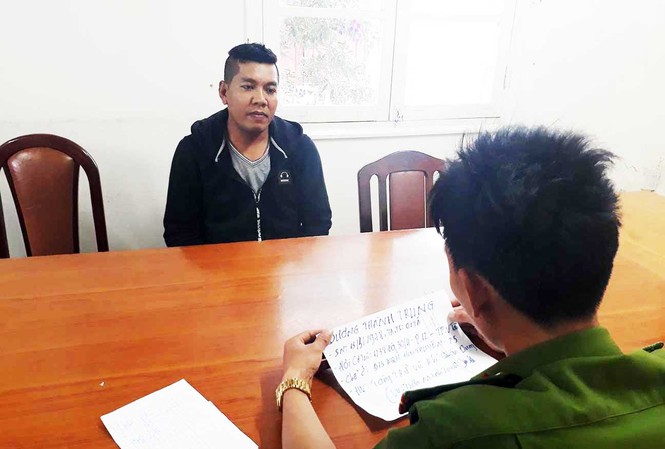 Vụ phát hiện ‘kho’ vũ khí ở Đà Lạt: Đối tượng cất giấu súng đầu thú Lấy lời khai của đối tượng ra đầu thú