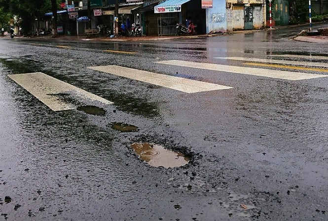 Đắk Lắk: Khắc phục 'đường gần 80 tỷ vừa làm xong đã hỏng' Đường Đinh Tiên Hoàng khi chưa sửa chữa
