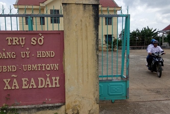 Công an xã đánh dân gãy 2 xương sườn để tự vệ Bên trong trụ sở này là nơi làm việc của ông Chính