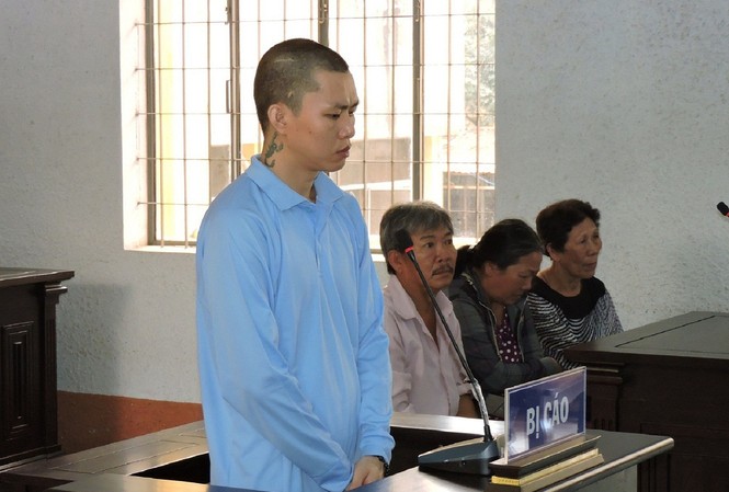 Vụ thanh niên lái ô tô bắn chết người: Bị can mắc bệnh tâm thần? Bị cáo Hoàng tại phiên xét xử ngày 7/9