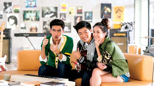 ‘Cô bé trà sữa Việt’ đại náo MV Thái ‘Cô bé trà sữa Việt’ đại náo MV Thái